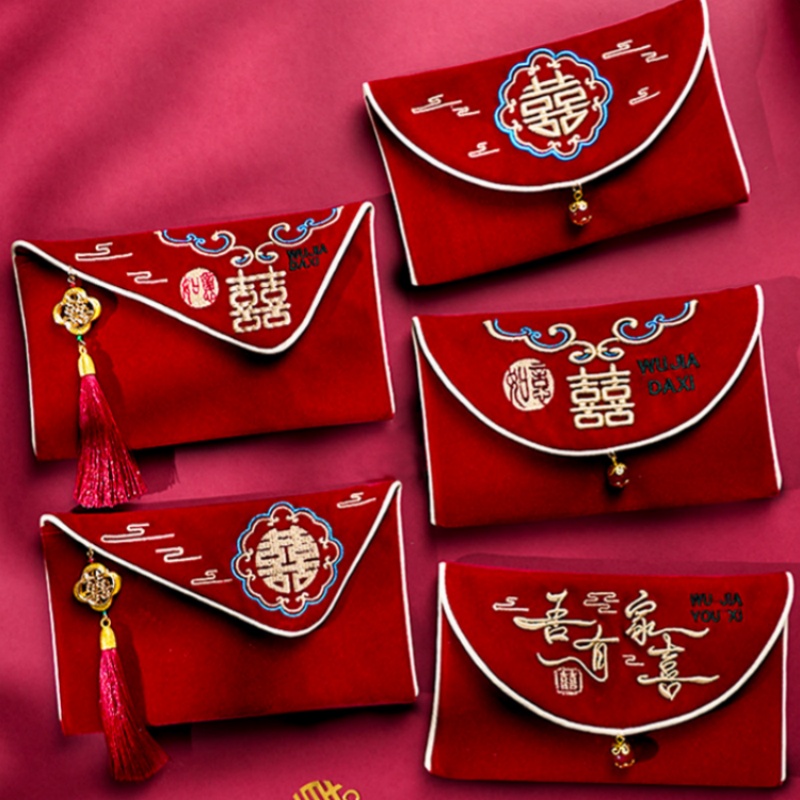 Wedding Envelopes - 1 個複数のパターン結婚式の赤い封筒最高の願いを刺繍した新年の祝福バッグタッセルデザインベルベット生地