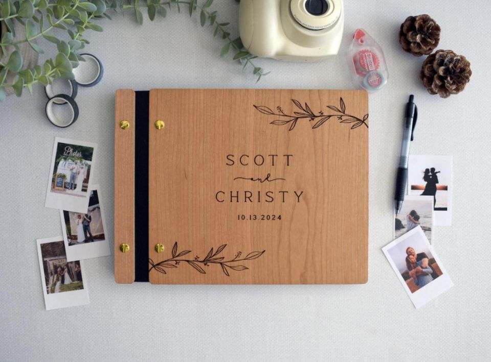 Personalized Guest Book - 木製結婚式のゲストブックフォトアルバム、木製ゲストブック、パーソナライズされたウェディングブック、ポラロイドゲストブック、結婚祝い