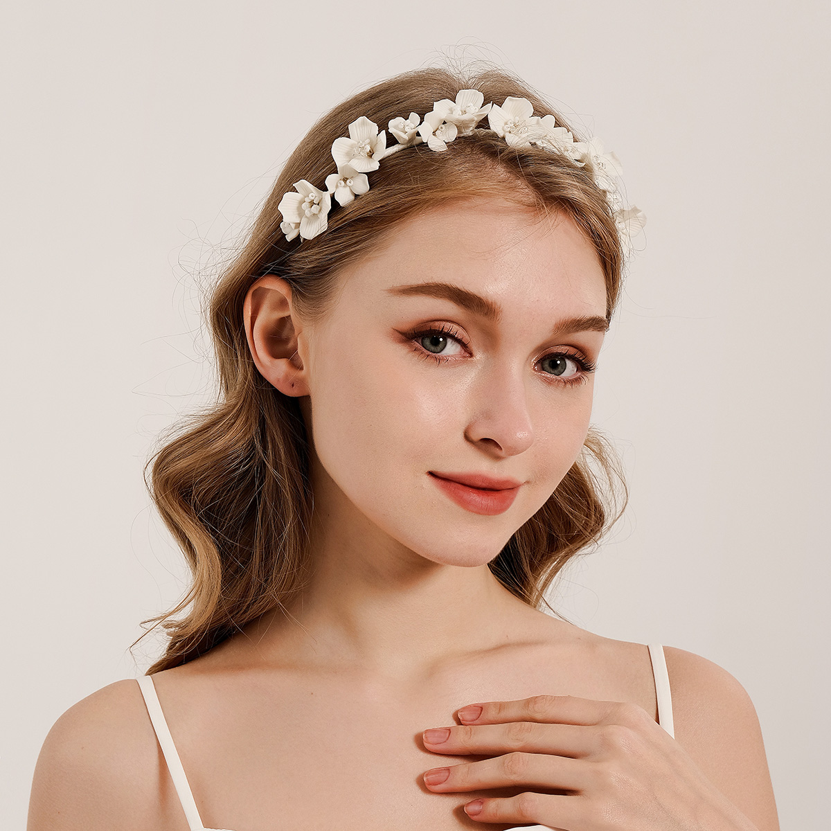 Efily 花嫁白い花のヘアフープ妖精森ヘッドバンドレトロフ - Wedding Supply Store のレビューと価格